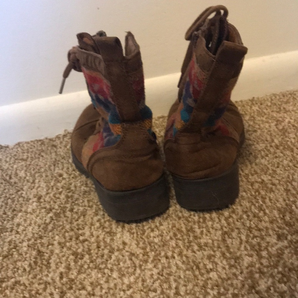 Fall boots - Picture 3 of 5
